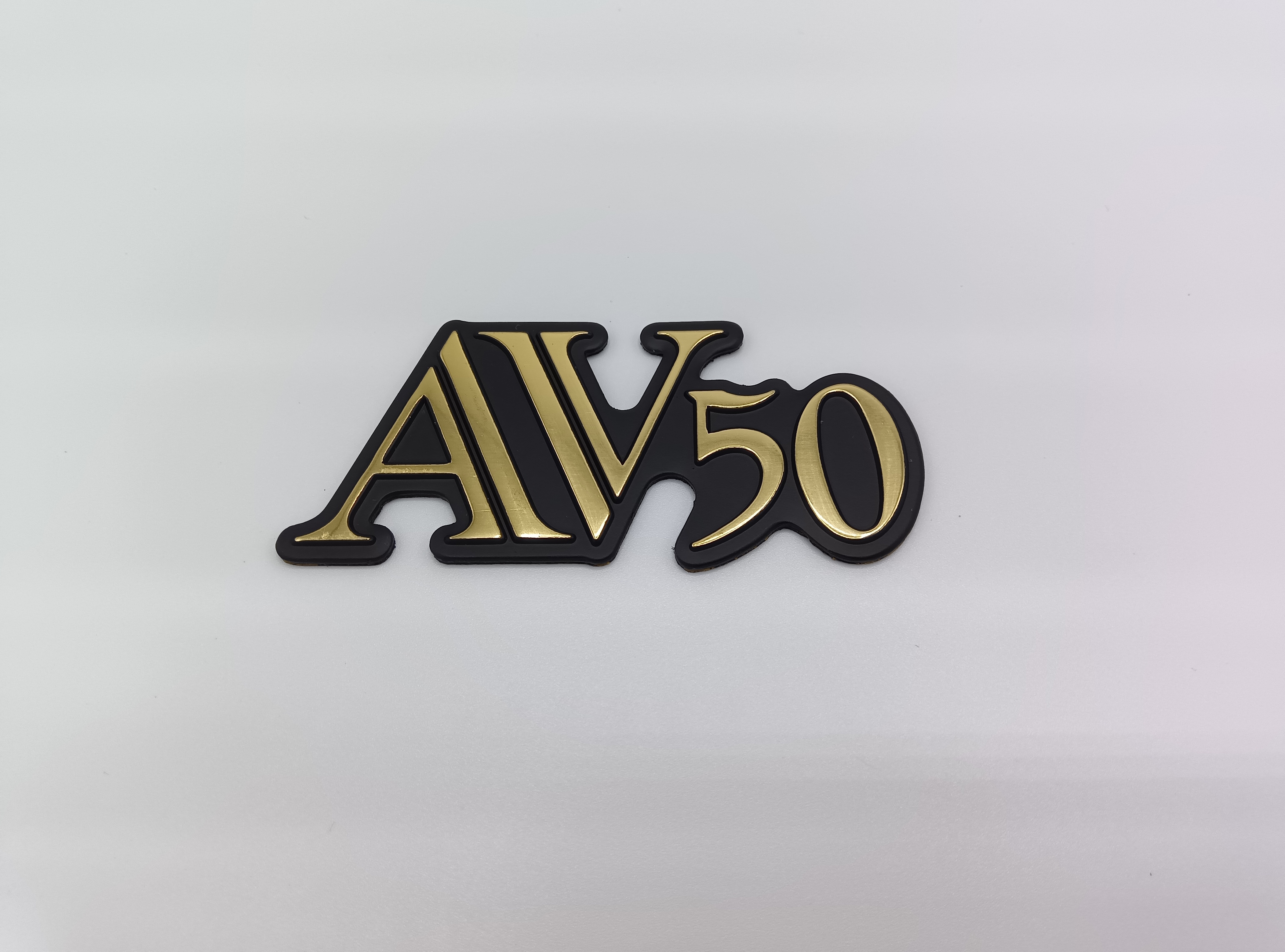 1985年 AV50 SIDE COVER EMBLEM "AV50"